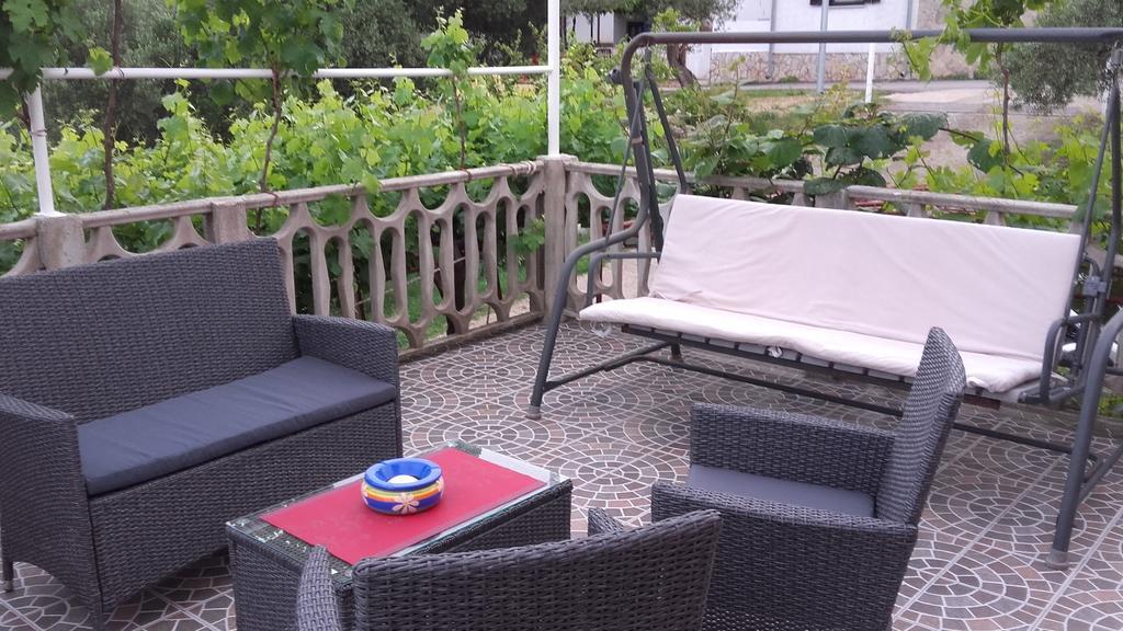 Corry 1 Apartment ราฟนี ภายนอก รูปภาพ