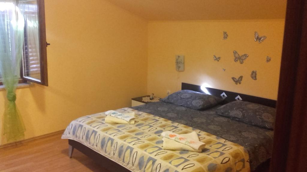 Corry 1 Apartment ราฟนี ภายนอก รูปภาพ