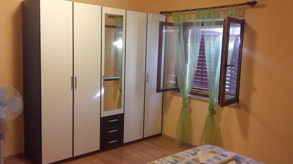 Corry 1 Apartment ราฟนี ภายนอก รูปภาพ